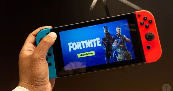 consola jugando fortnite